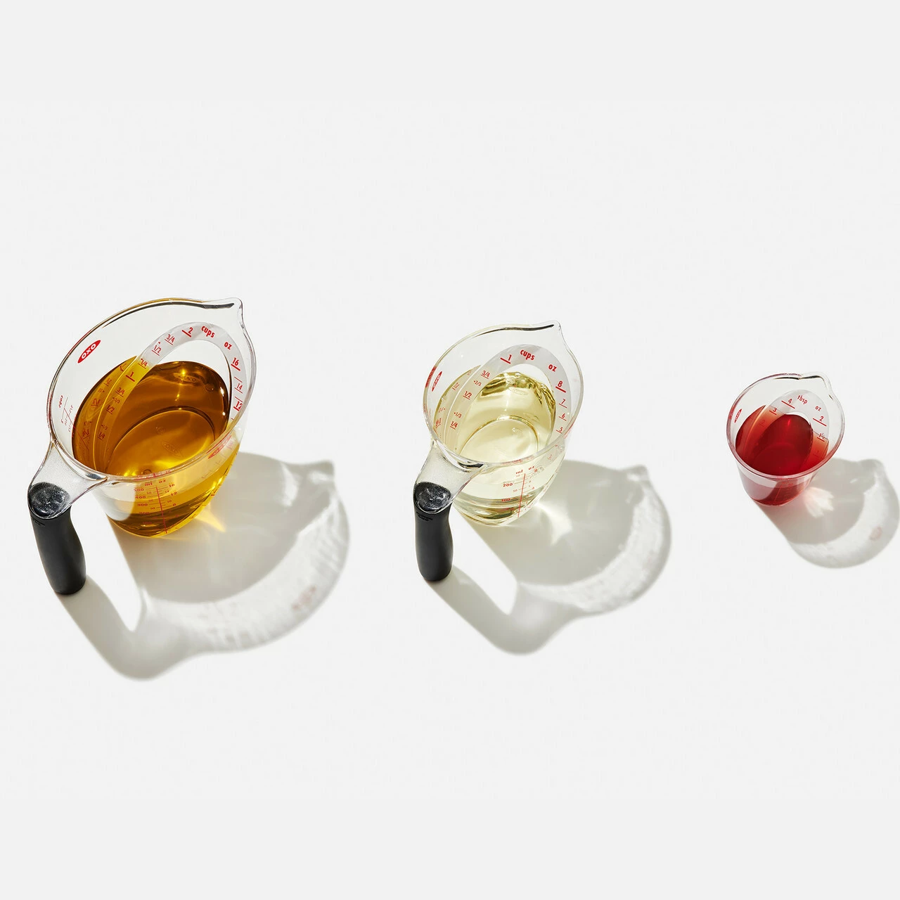 OXO Angled Measuring Cup 4 Cup/1L 5 OXO Angled Measuring Cup 4 Cup/1L - Image 3